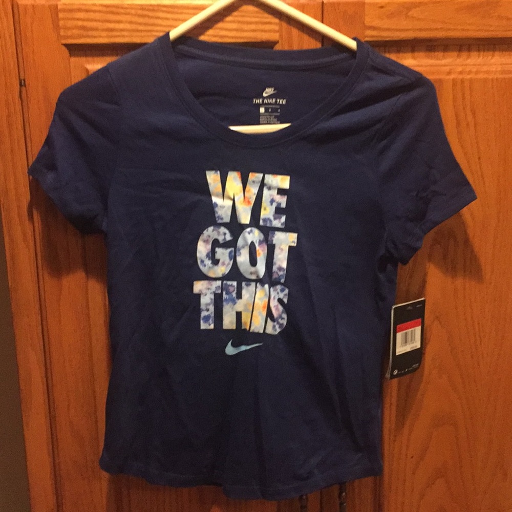 Girls Nike tee NWT